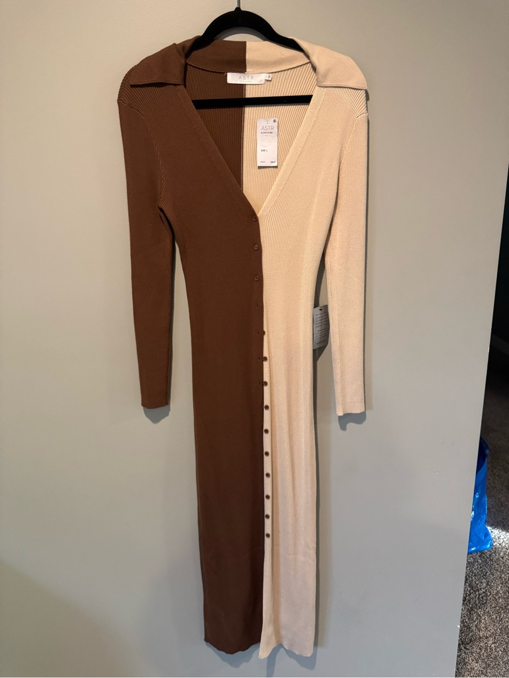 ASTR the Label Ribbed Colorblock Collared Midi Dress - Picture 2 of 3
